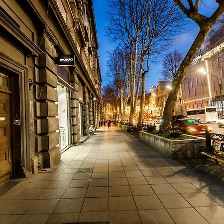 Apartment Gallery Rustaveli 1 Tbilisi Bagian luar foto