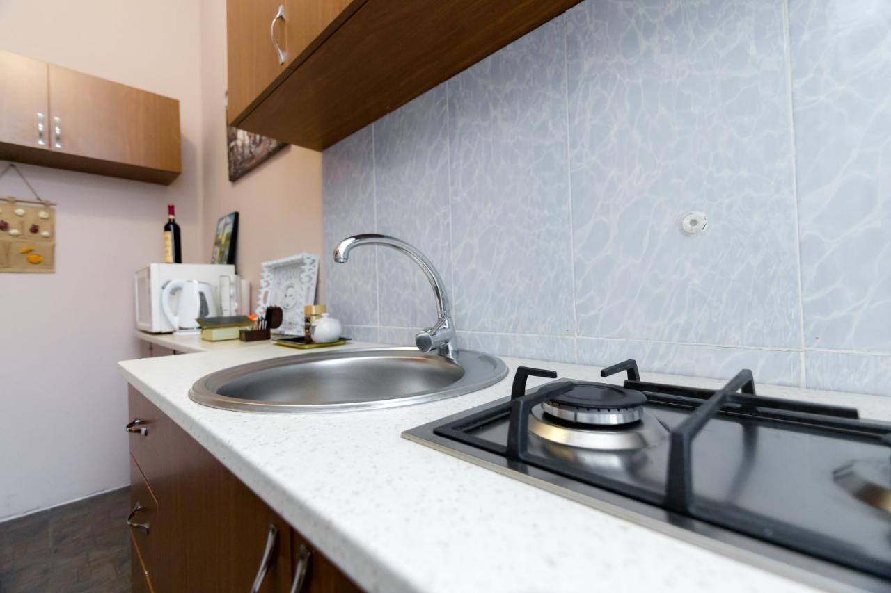 Apartment Gallery Rustaveli 1 Tbilisi Bagian luar foto