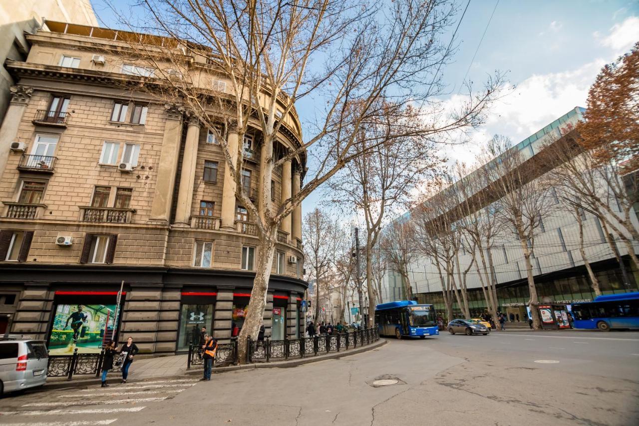 Apartment Gallery Rustaveli 1 Tbilisi Bagian luar foto