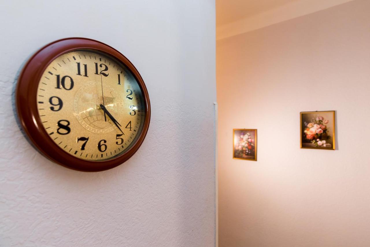 Apartment Gallery Rustaveli 1 Tbilisi Bagian luar foto